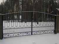 Кованые ворота из прутка квадратного