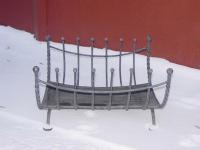 Красивая кованая дровница
